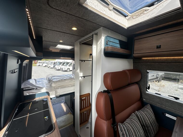 Car 600 - 30