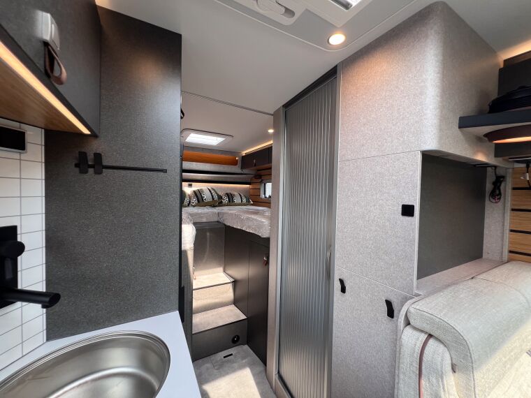 ML T 570 Crossover - 37